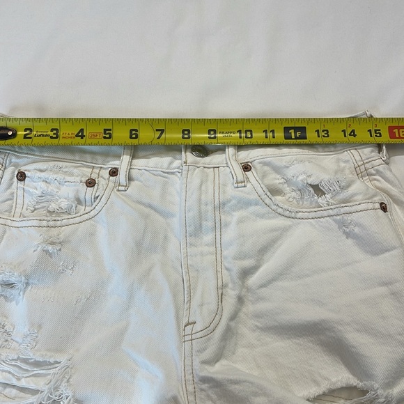 American Eagle Outfitters Women's White Distressed Shorts WOMENS SIZE 8 - Picture 4 of 7